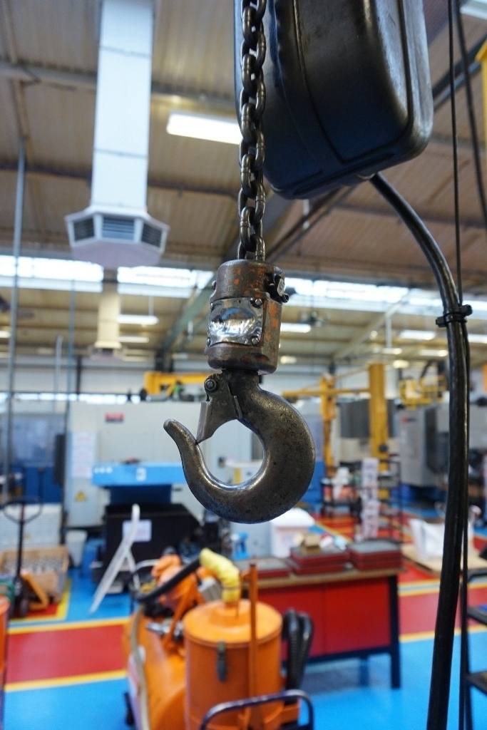 Jib Crane with Hitachi 1 Ton Hoist