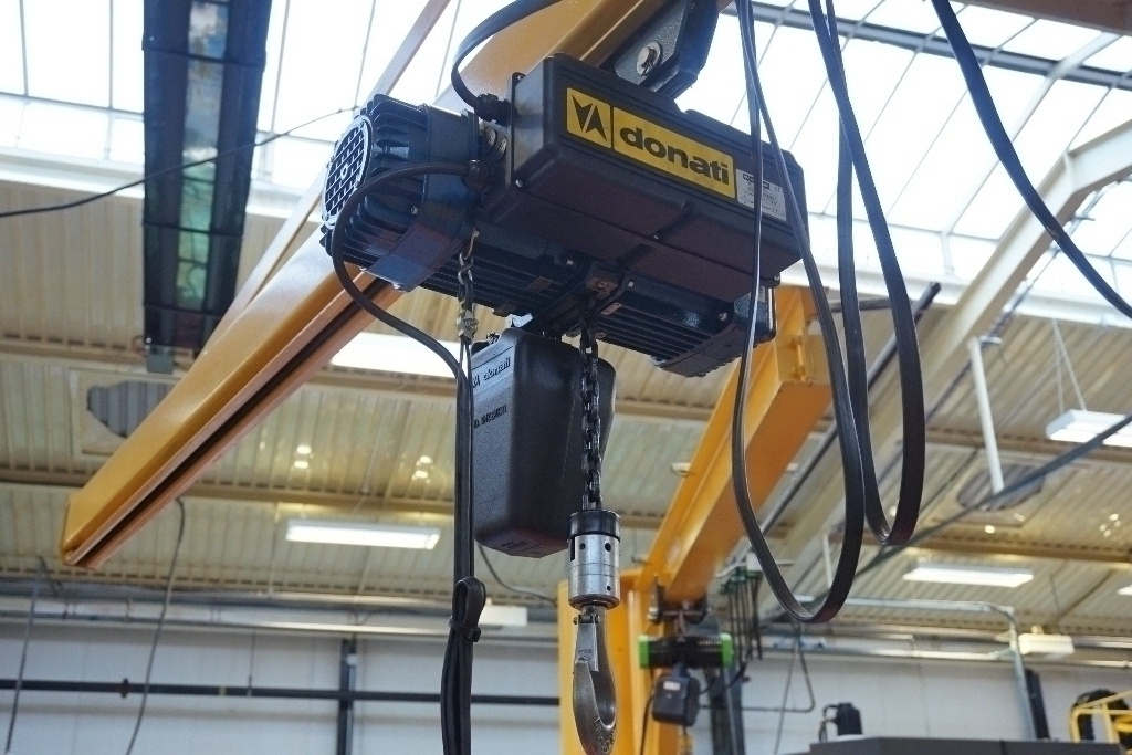 Jib Crane with Donati 1000kg Hoist