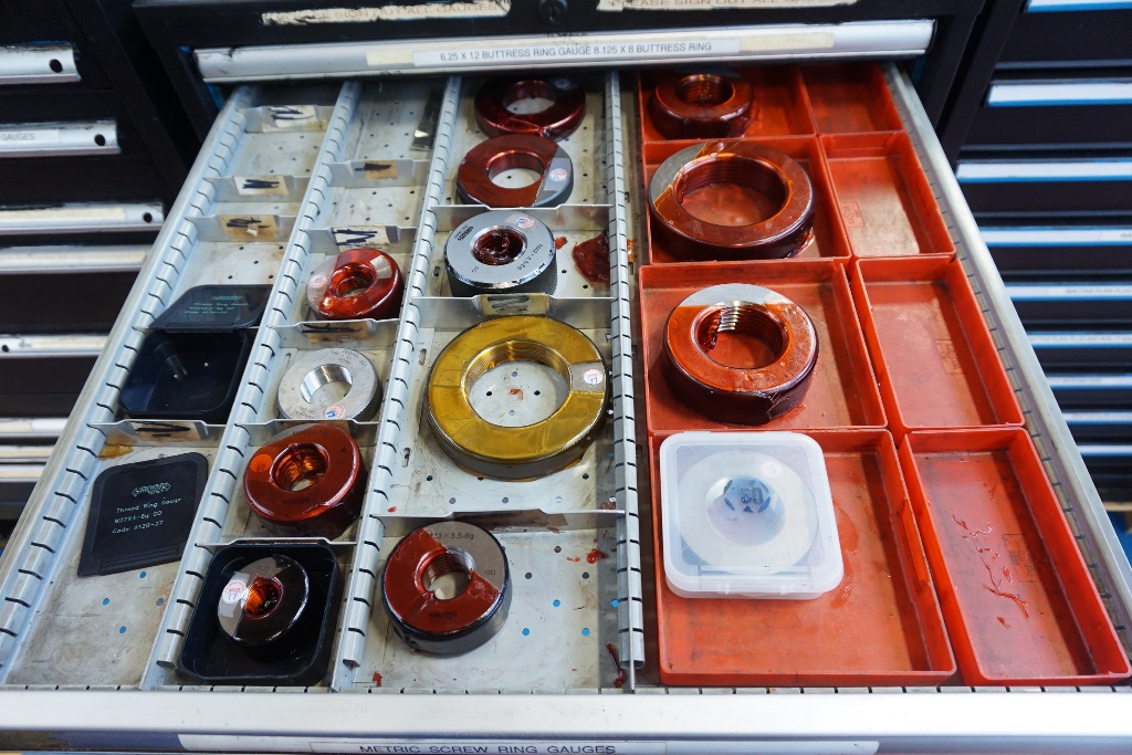 12 Draw Cabinet including Ring Gauges, Plug Gauges