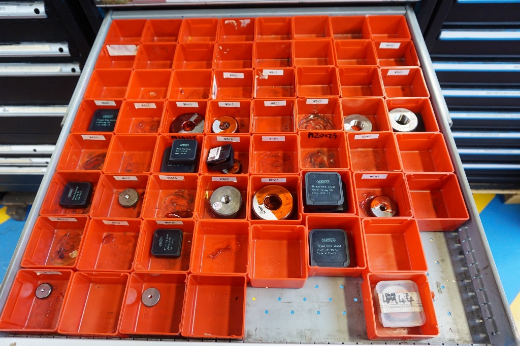 12 Draw Cabinet including Ring Gauges, Plug Gauges