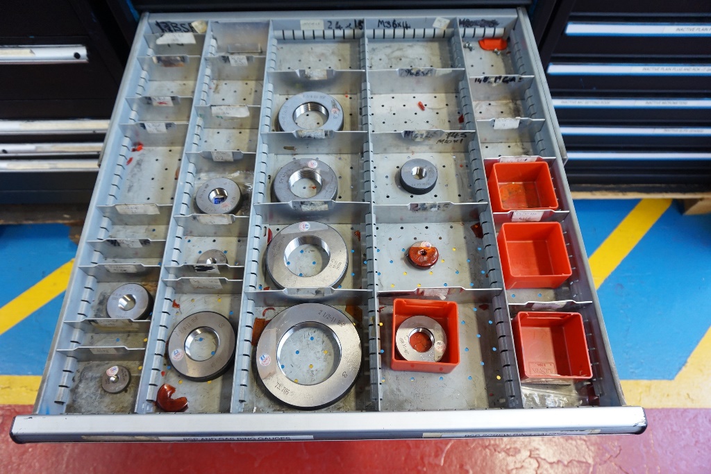 12 Draw Cabinet including Ring Gauges, Plug Gauges