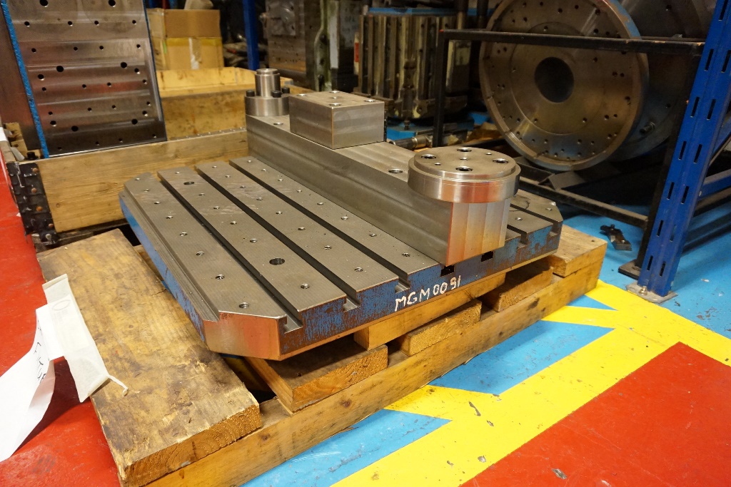 Slotted Pallet with Fixture 800mm x 800mm