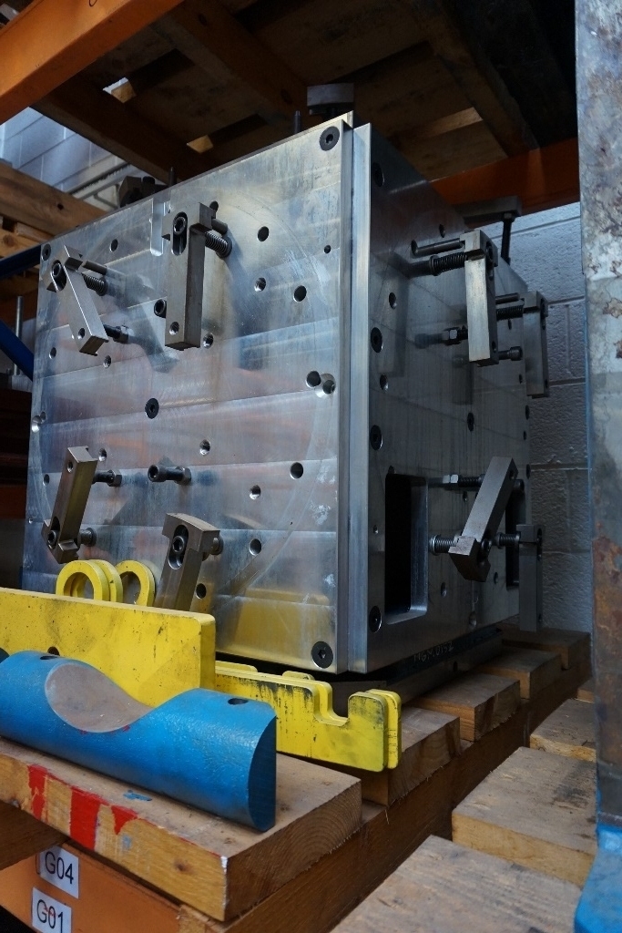Fixture Pallet size 640mm x 640mm, Cube size 700mm x 700mm x 800mm high