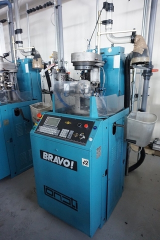 Lonati Bravo 863 Hosiery Knitting Machine; 3 1/2" diameter; 240 Needle Count; 22 Gauge (in  need of repair)