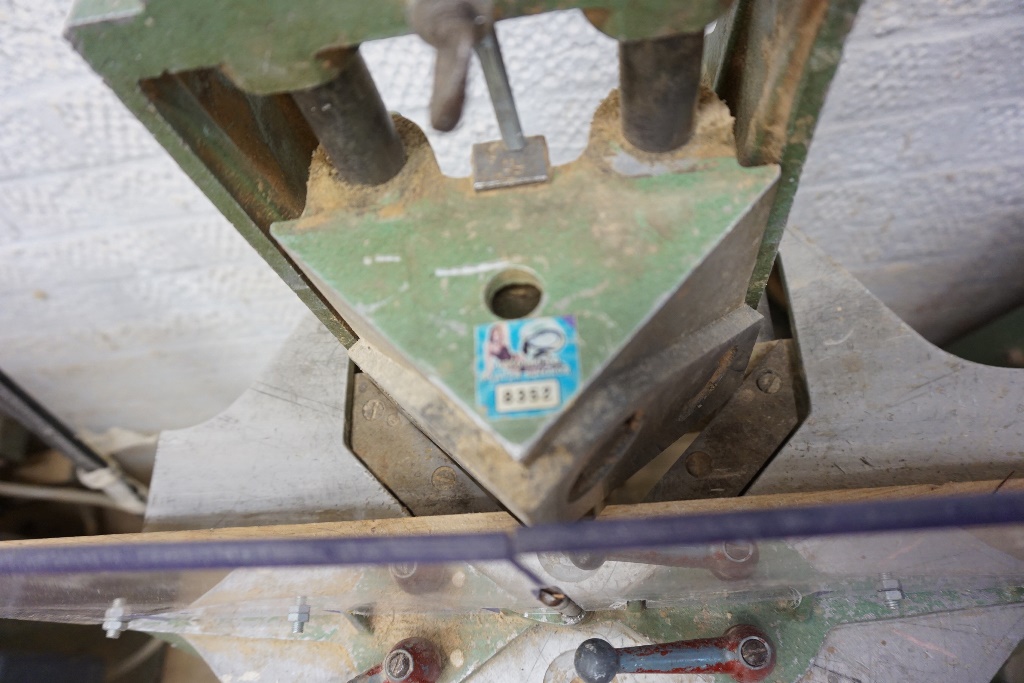 Orteguil Mitre Cutter