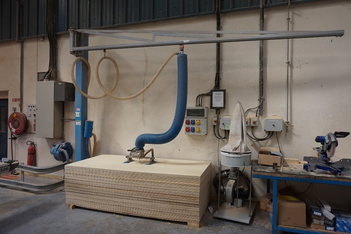 Vacuum Lift Material Handler for use with 8ft x 4ft Sheets