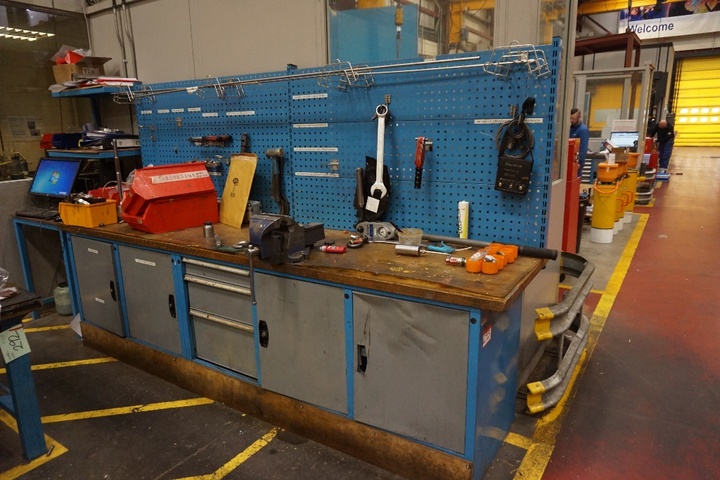 (3) x Work Benches & (2) x 6" Irwin Vices